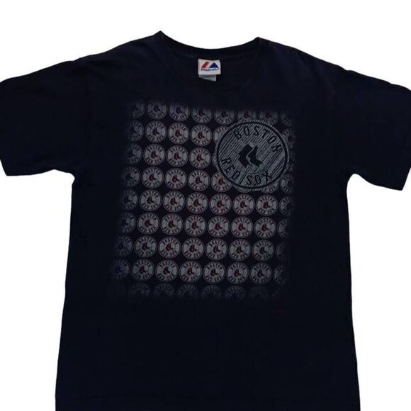 Boston Red Sox Tshirt Size XL (Wears more like a large) PTP 19.5" Length 25" Br - Picture 2 of 6